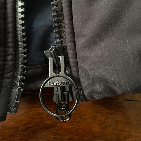 Barbour Men's Large Quilted Puffer Zip-Front Vest with Moleskin Patch Trim - Picture 6 of 10